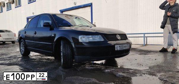 Фото автомобиля TOYOTA LANDCRUISER, 2007 — госномер Е100РР22. Цвет: Серебристый