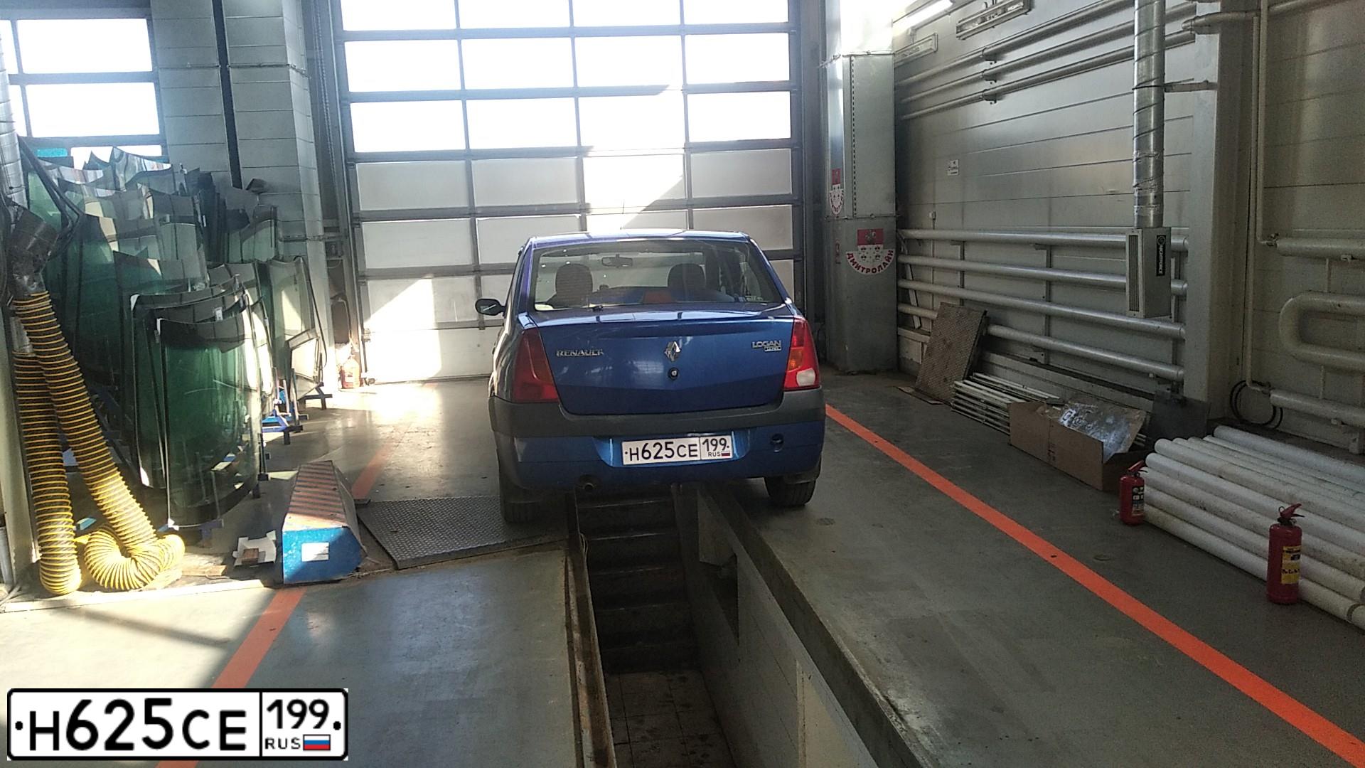 Фото автомобиля RENAULT LOGAN, 2009 — госномер О309УР46. Цвет: СИНИЙ МЕТАЛЛИК