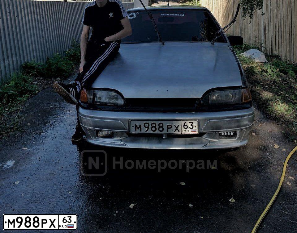 Фото автомобиля LADA 2114 SAMARA, 2006 — госномер М988РХ63. Цвет: Светло-Серебристый металлик