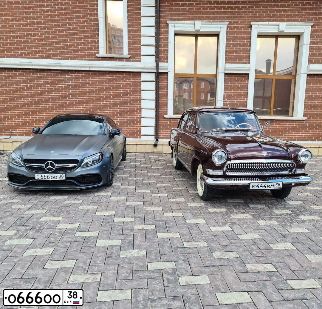 Фото автомобиля MERCEDES SL-KLASSE, 2009 — госномер Н400АТ154. Цвет: ЧЕРНЫЙ