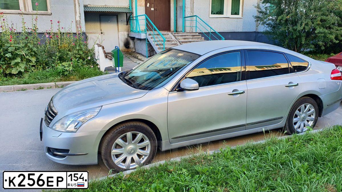 Фото автомобиля NISSAN TEANA, 2009 — госномер К256ЕР154. Цвет: СЕРЫЙ