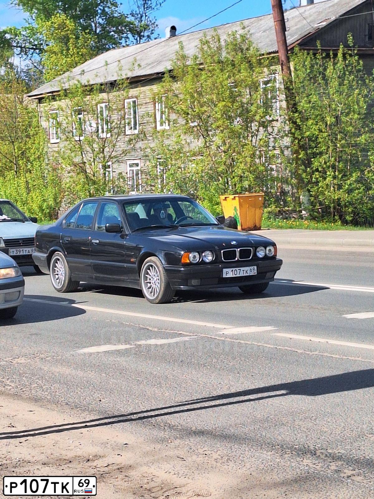 Фото автомобиля BMW 520I, 1995 — госномер Х388ЕН71. Цвет: ЧЕРНЫЙ