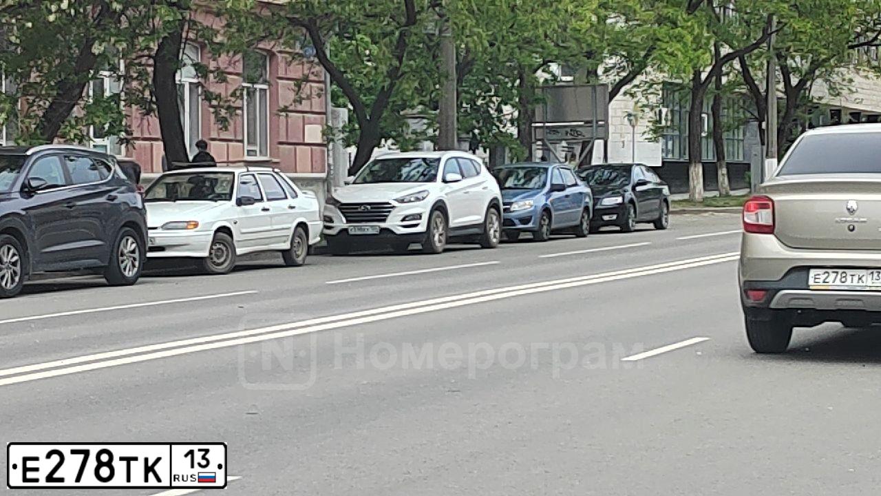 Фото автомобиля LADA 2110, 2006 — госномер Н237АО13. Цвет: ЧЕРНЫЙ