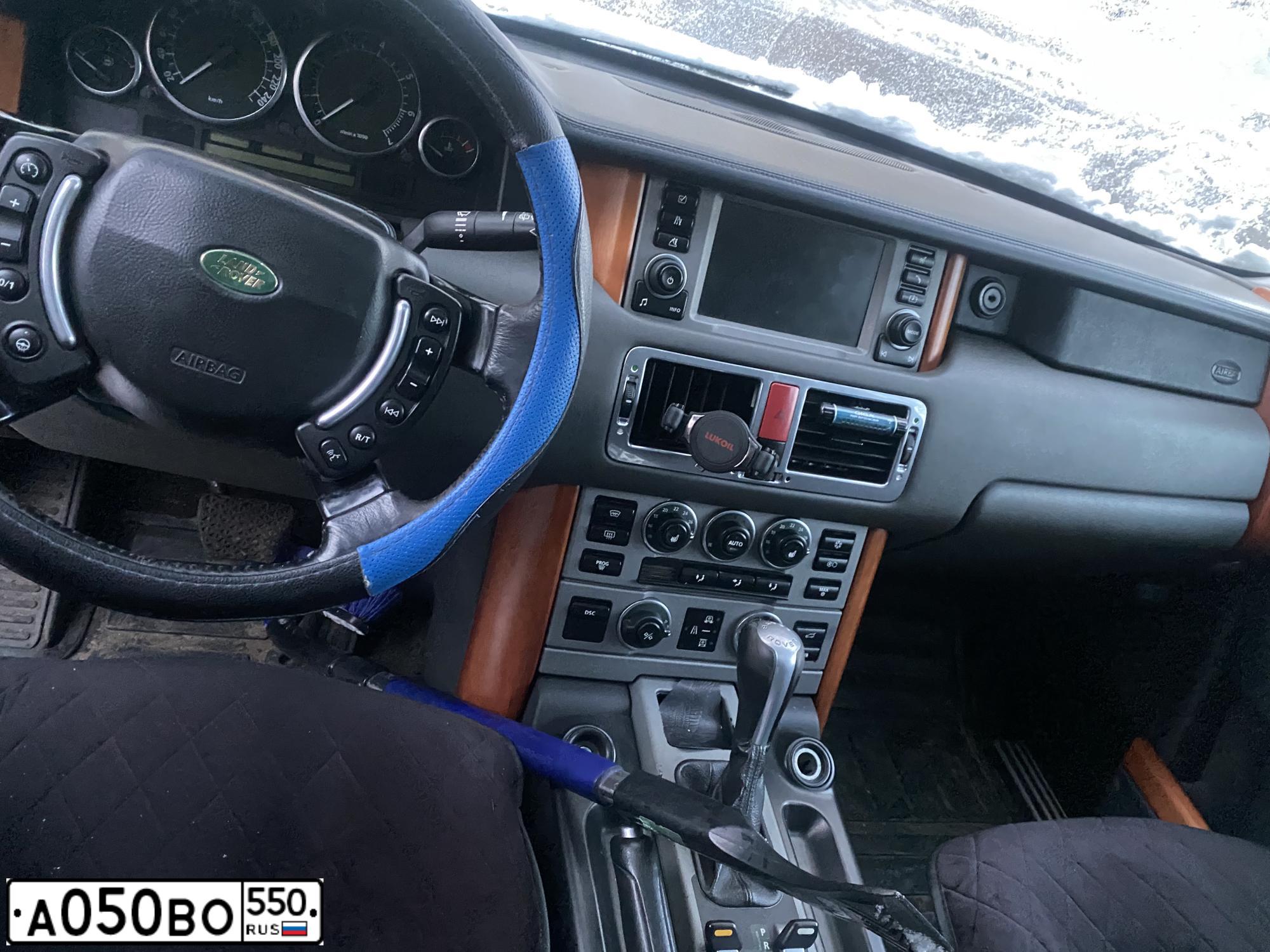 Фото автомобиля LANDROVER RANGE ROVER, 2005 — госномер А050ВО550. Цвет: СИНИЙ
