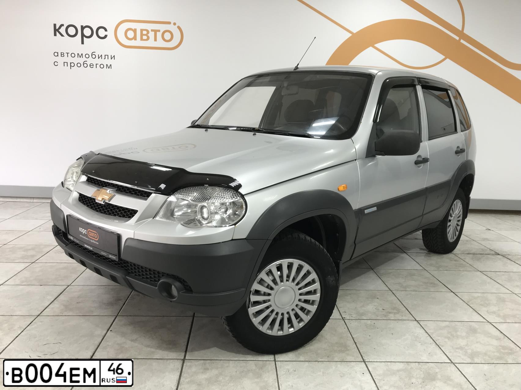 Фото автомобиля UAZ 3151 / HUNTER, 2001 — госномер В004ЕМ46. Цвет: ЗАЩИТНЫЙ