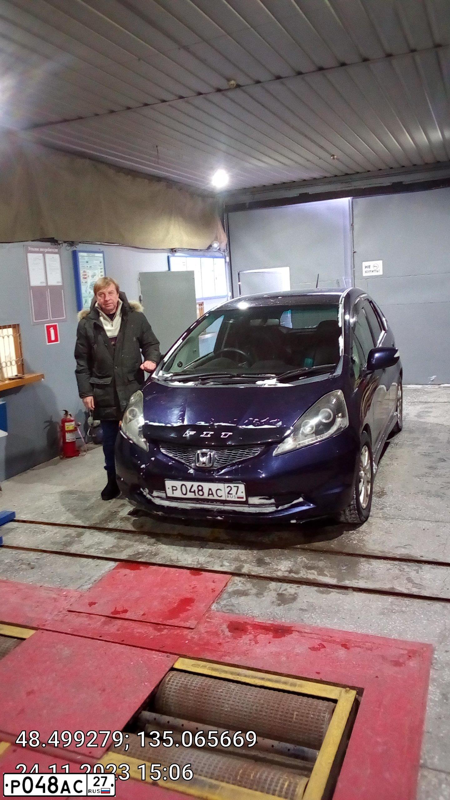Фото автомобиля HONDA FIT, 2007 — госномер Р688УЕ27
