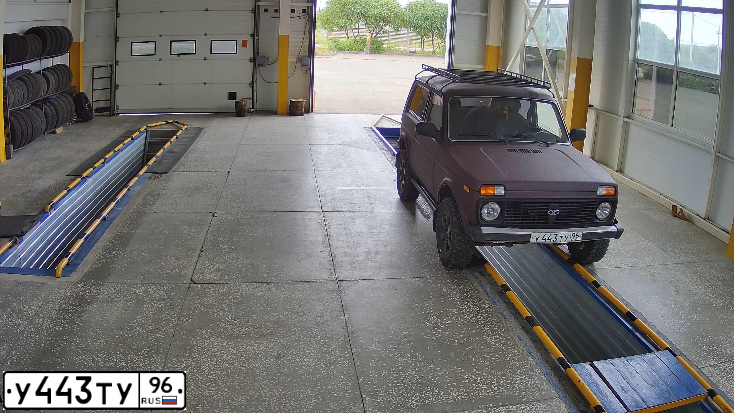 Фото автомобиля LADA 2121 NIVA, 2012 — госномер Н746ТО82. Цвет: ТЕМНО-КРАСНЫЙ