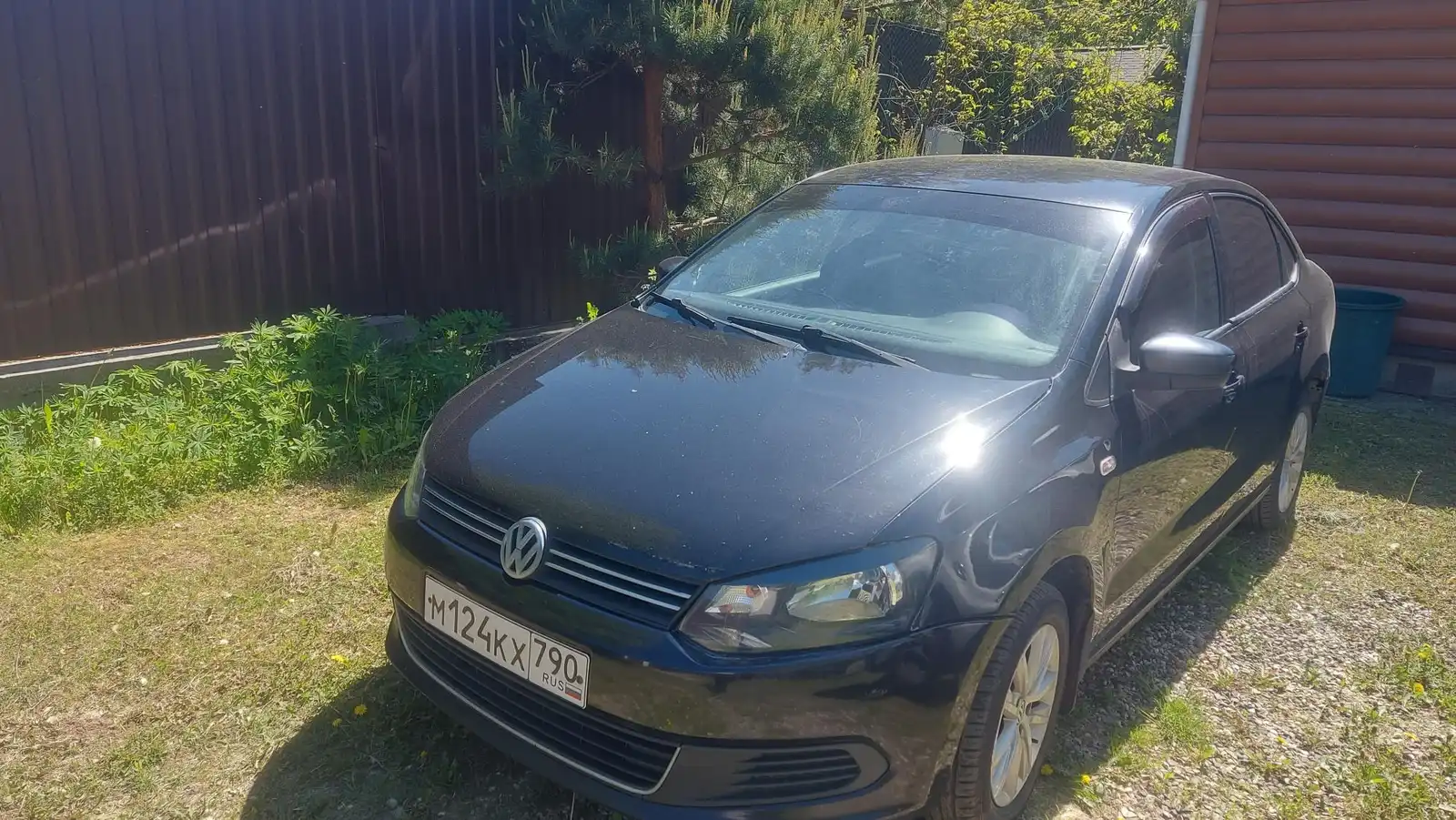 Фото автомобиля VOLKSWAGEN POLO, 2013 — госномер Н545ОС21. Цвет: ЧЕРНЫЙ