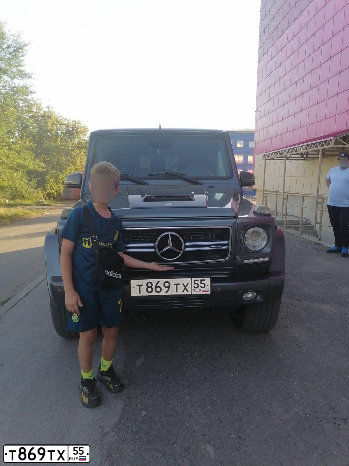 Фото автомобиля MERCEDES G-KLASSE, 2013 — госномер Т869ТХ55. Цвет: ТЕМНО-СЕРЫЙ