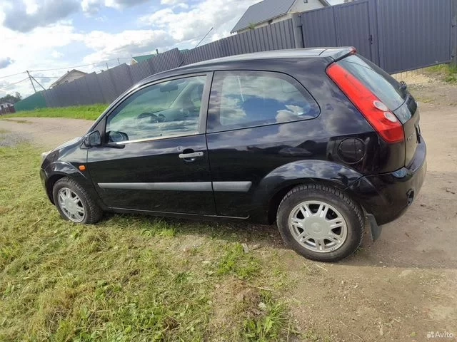 Фото автомобиля FORD FIESTA / ASPIRE, 2007 — госномер Х538АА47. Цвет: ЧЕРНЫЙ