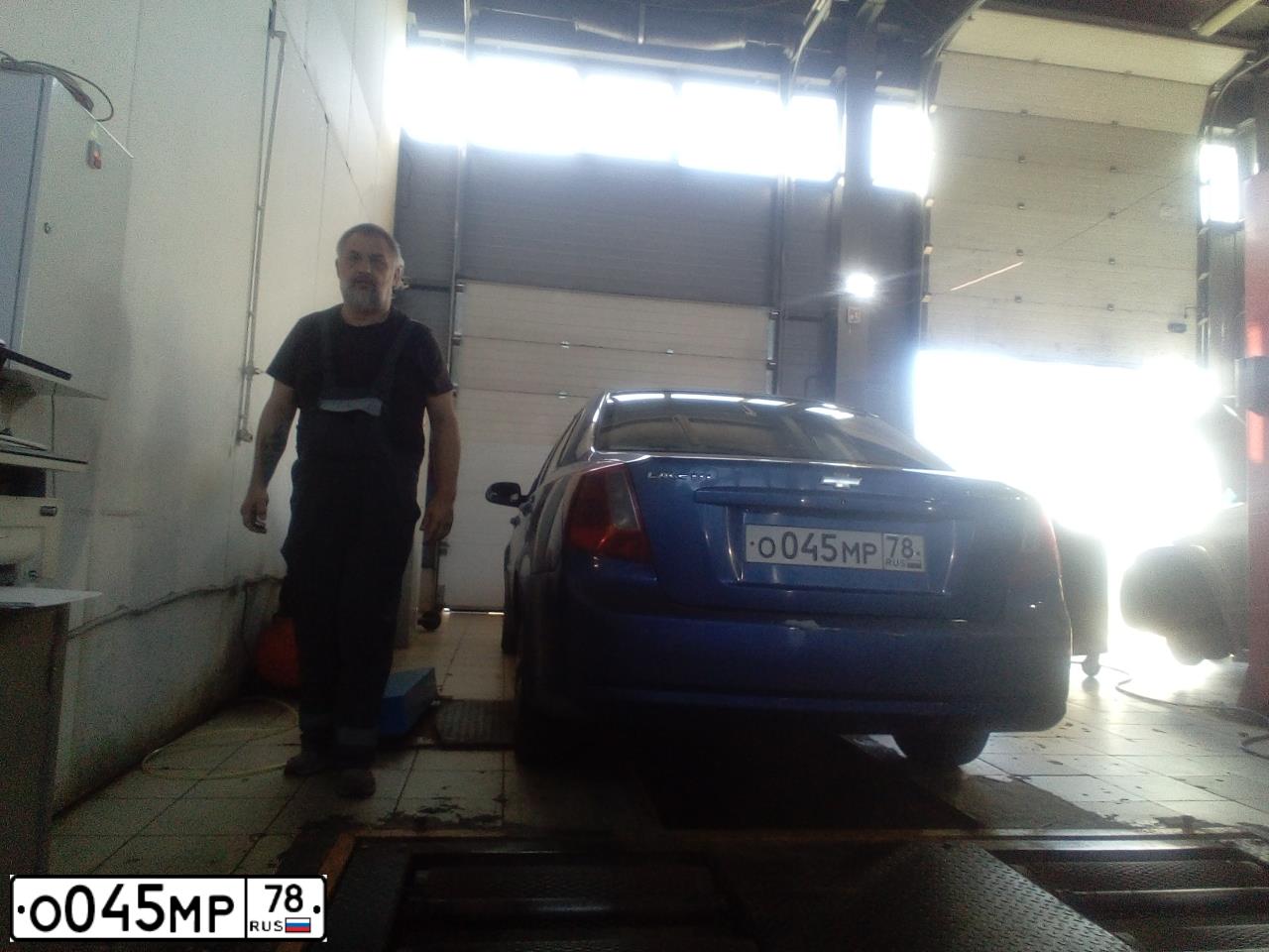 Фото автомобиля CHEVROLET T LACETTI, 2007 — госномер О045МР78. Цвет: синий
