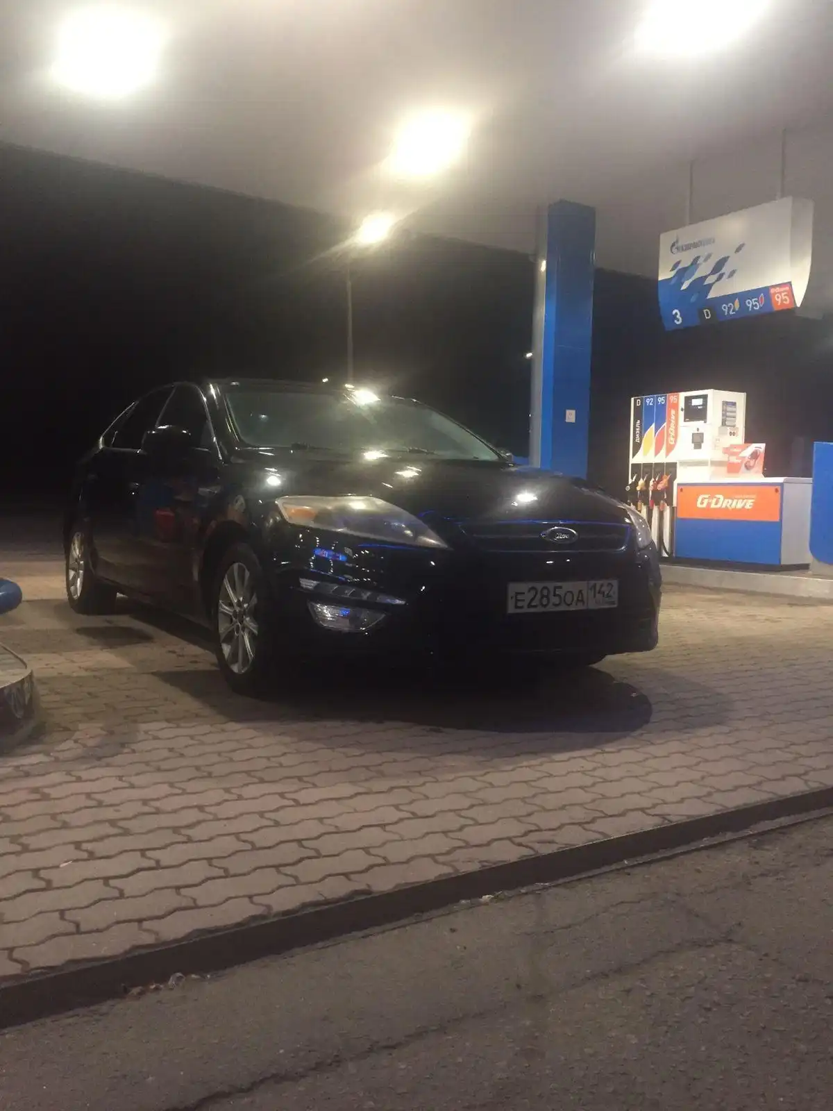 Фото автомобиля FORD MONDEO, 2012 — госномер Е285ОА142. Цвет: ЧЕРНЫЙ