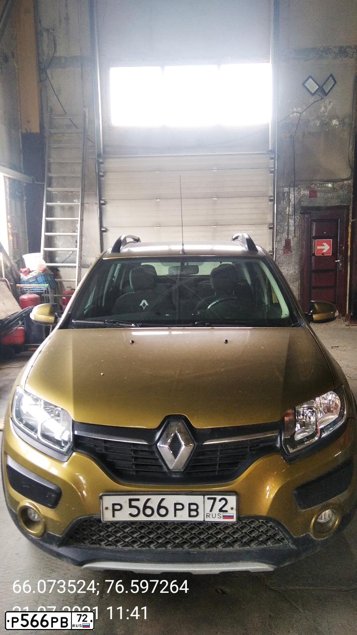 Фото автомобиля RENAULT SANDERO, 2014 — госномер Т478СК152. Цвет: ЗОЛОТИСТО-ЗЕЛЕНЫЙ