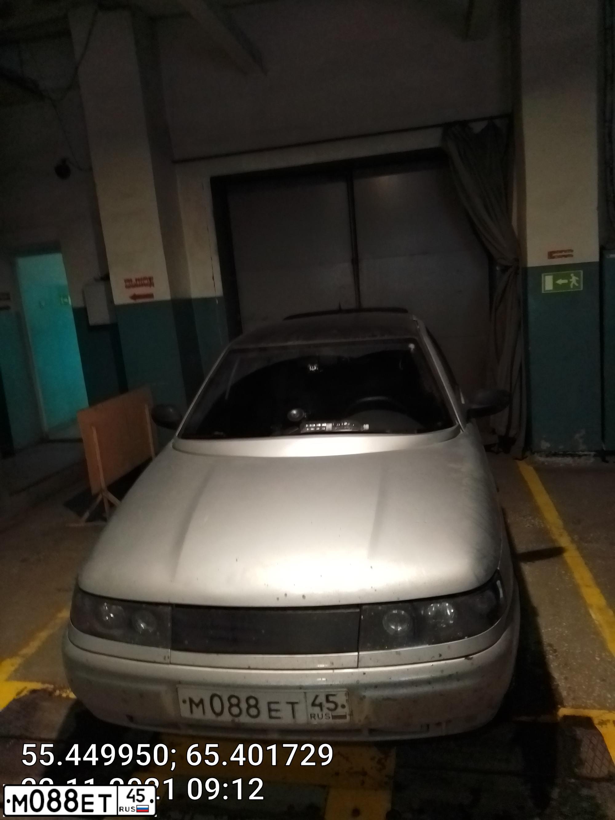 Фото автомобиля LADA 2112, 2007 — госномер М088ЕТ45. Цвет: СВЕТЛО-СЕРЕБРИСТЫЙ МЕТАЛЛ