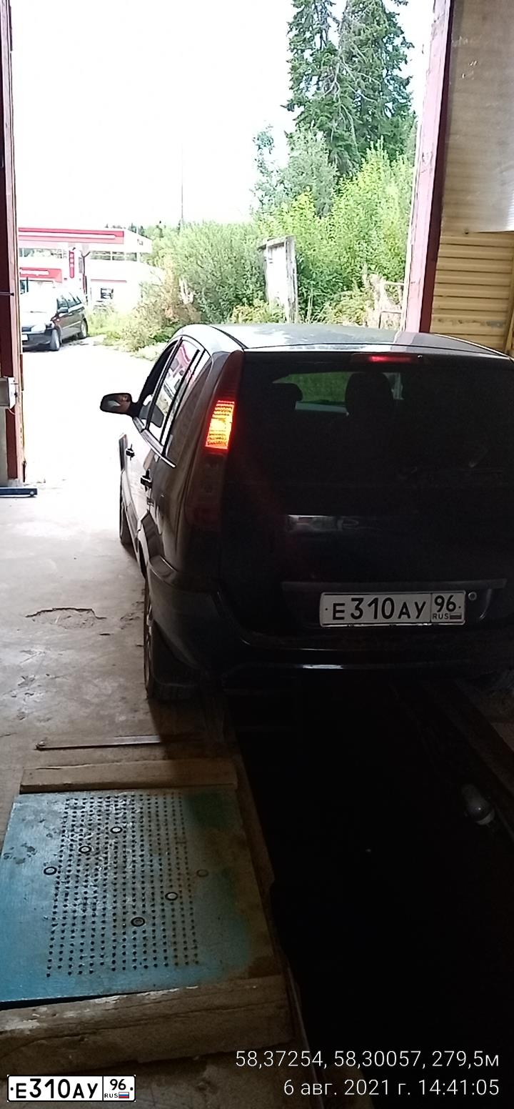 Фото автомобиля FORD FUSION, 2006 — госномер Н990ТЕ159. Цвет: ЧЕРНЫЙ