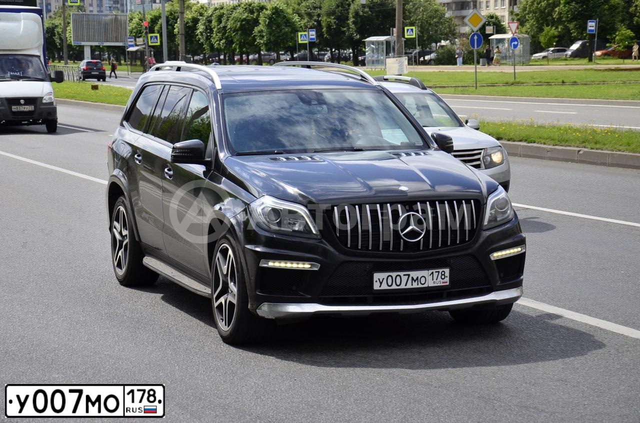Фото автомобиля MERCEDES GL-KLASSE, 2013 — госномер У007МО178. Цвет: ЧЕРНЫЙ