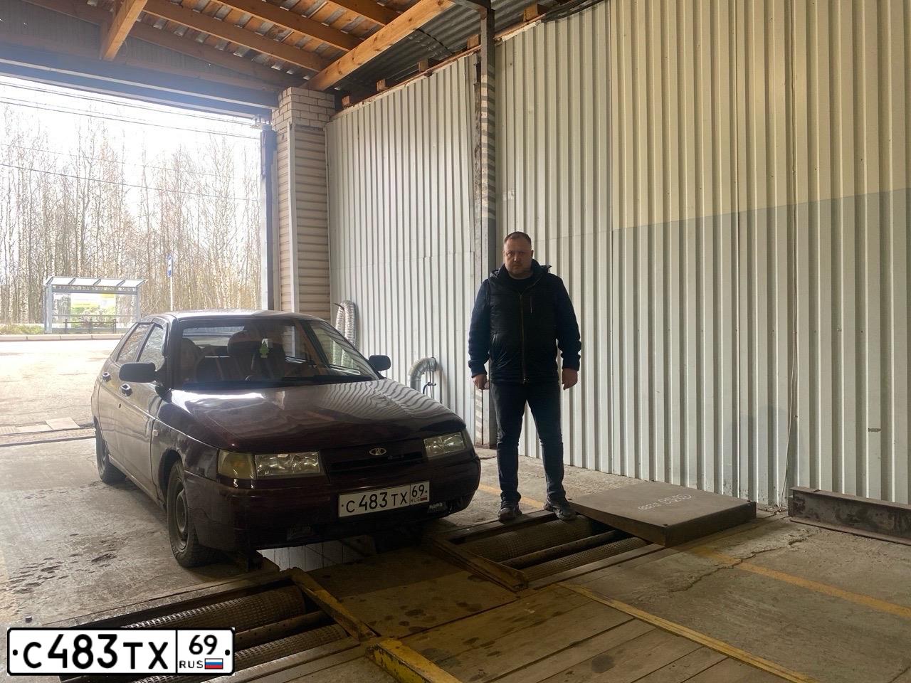 Фото автомобиля LADA 2112, 2008 — госномер Р633РН46. Цвет: ТЕМНО-ВИШНЕВЫЙ