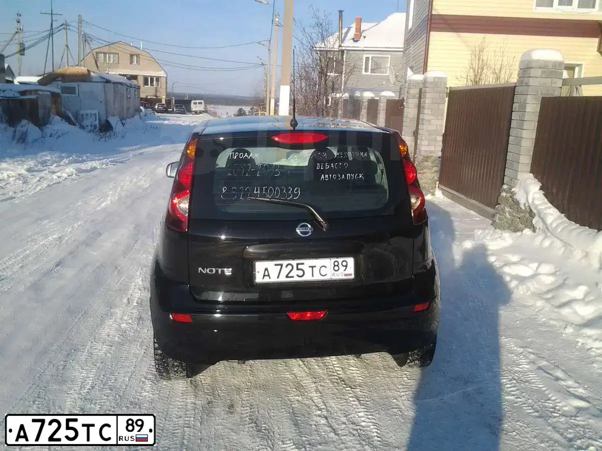 Фото автомобиля NISSAN NOTE, 2012 — госномер М086ЕО21. Цвет: ЧЕРНЫЙ