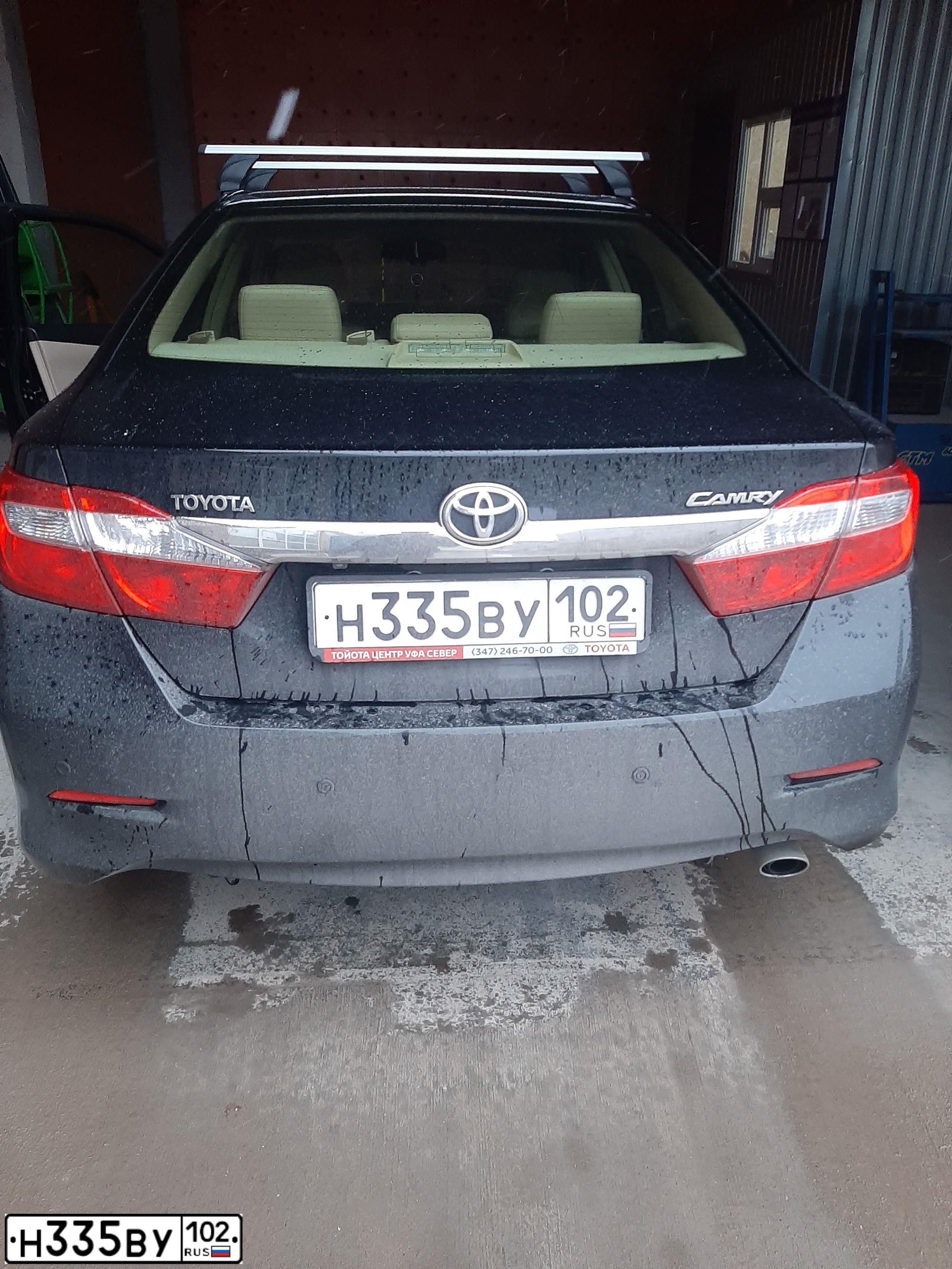 Фото автомобиля TOYOTA CAMRY, 2012 — госномер Н335ВУ102. Цвет: ЧЕРНЫЙ