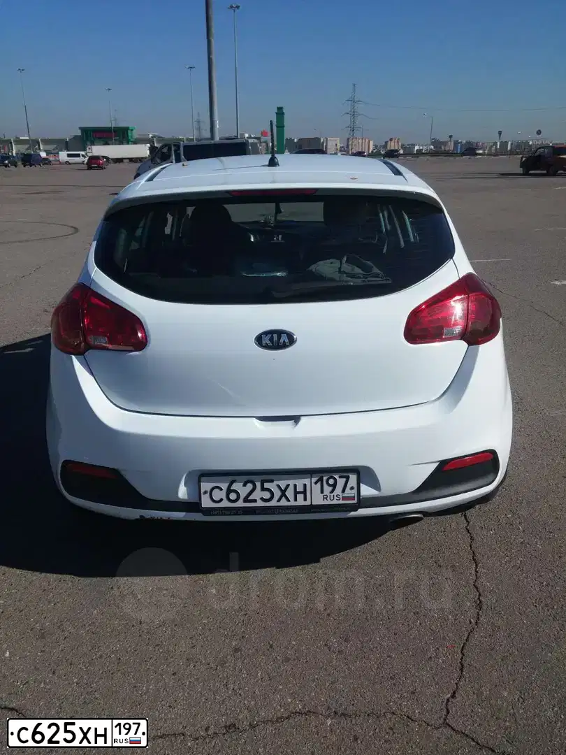 Фото автомобиля KIA CEE'D, 2012 — госномер С442УО123. Цвет: Белый