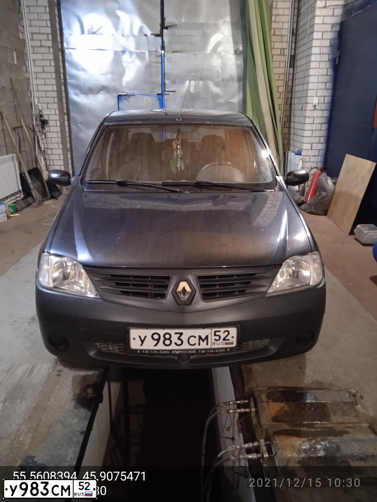 Фото автомобиля RENAULT LOGAN, 2006 — госномер У983СМ52. Цвет: ТЕМНО-СЕРЫЙ