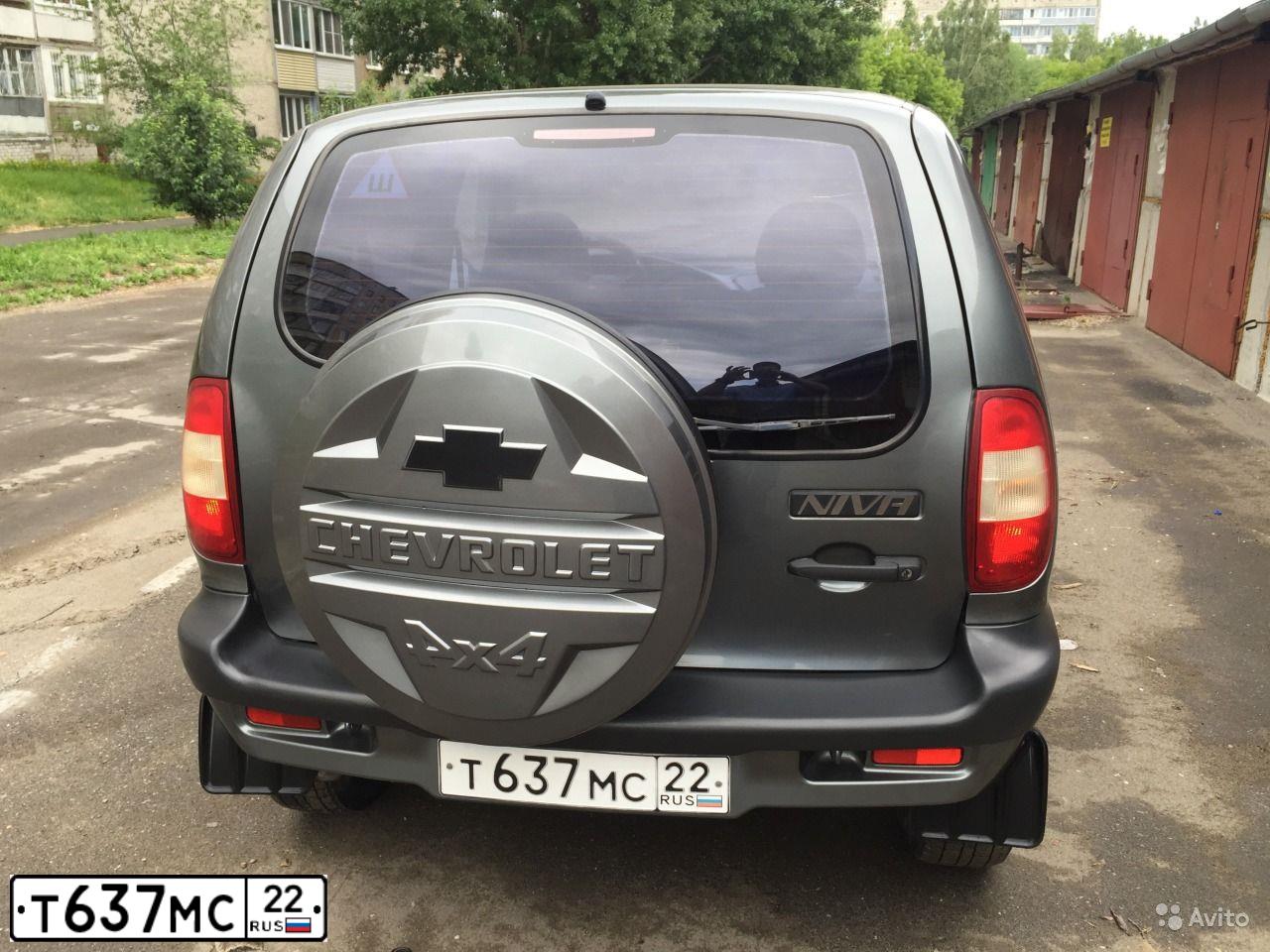 Фото автомобиля CHEVROLET NIVA, 2005 — госномер Т637МС22. Цвет: ТЕМНО-СЕРЫЙ
