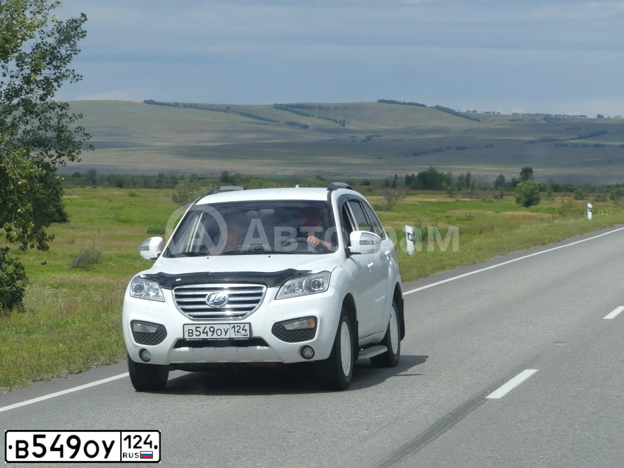 Фото автомобиля LIFAN X 60, 2013 — госномер В549ОУ124. Цвет: Белый