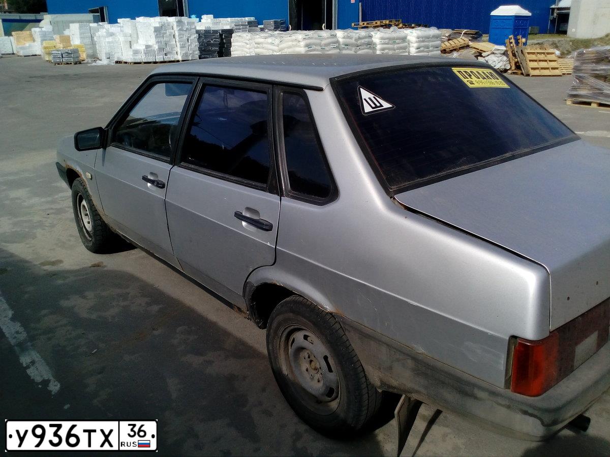 Фото автомобиля LADA 2109 SAMARA, 2003 — госномер Р105ТЕ97. Цвет: СВЕТЛО-СЕРЫЙ