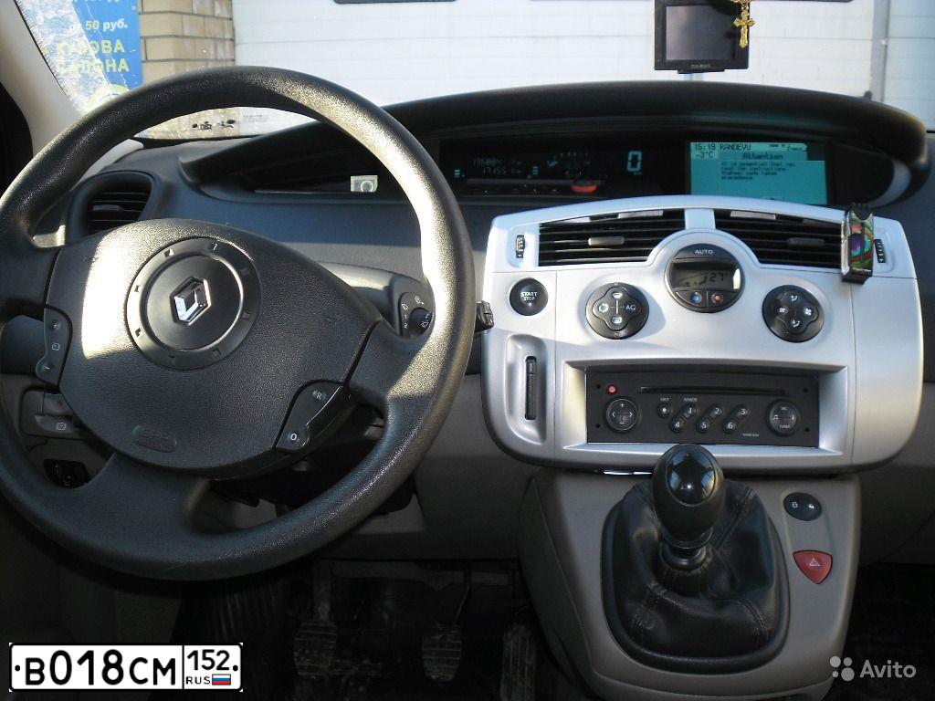 Фото автомобиля RENAULT MEGANE GRAND SCENIC, 2006 — госномер С127ХТ72. Цвет: ЧЕРНЫЙ