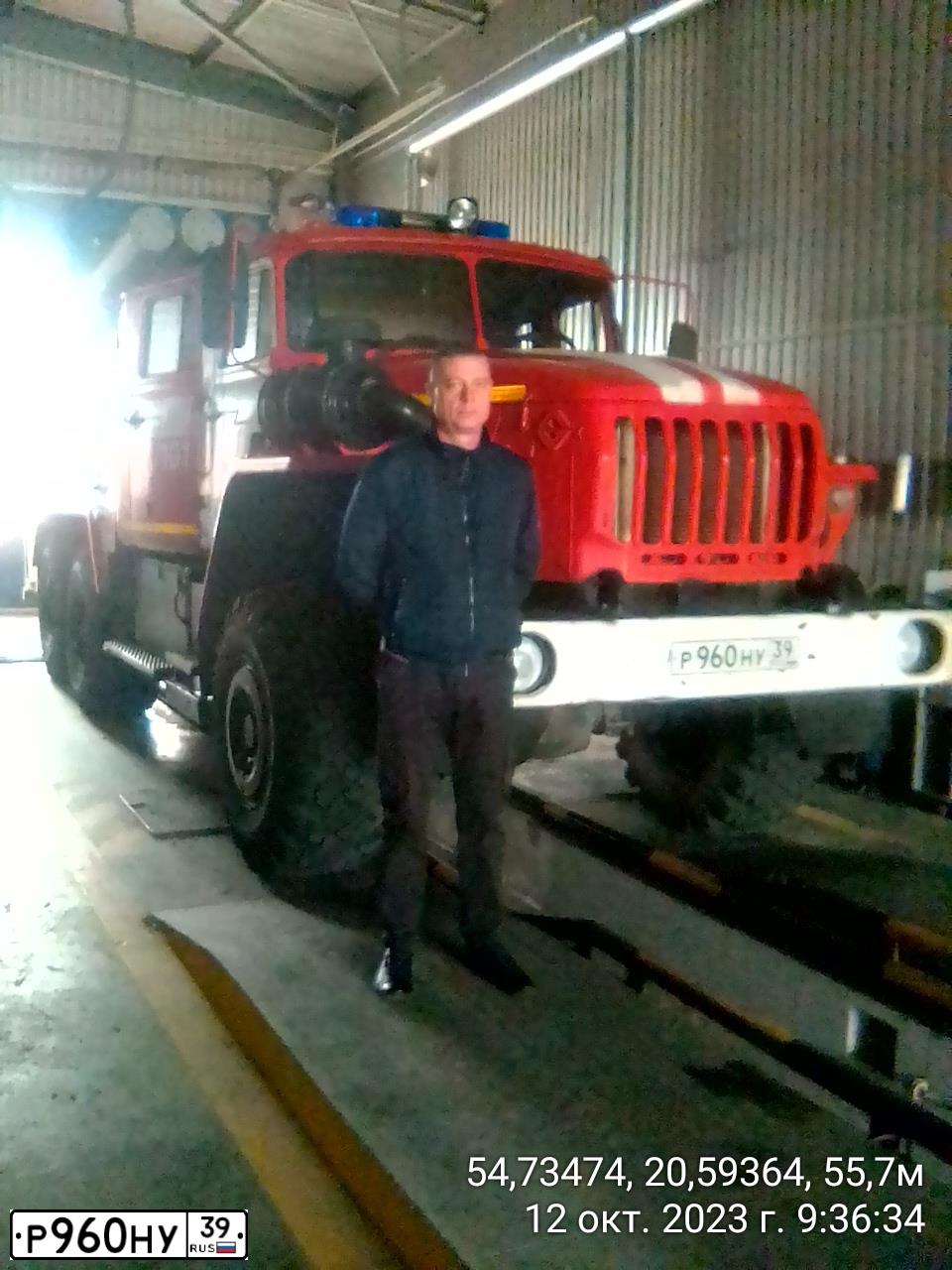 Фото автомобиля URAL 5557 /6X6/, 2013 — госномер Р960НУ39. Цвет: ГОСТ 50574-2002