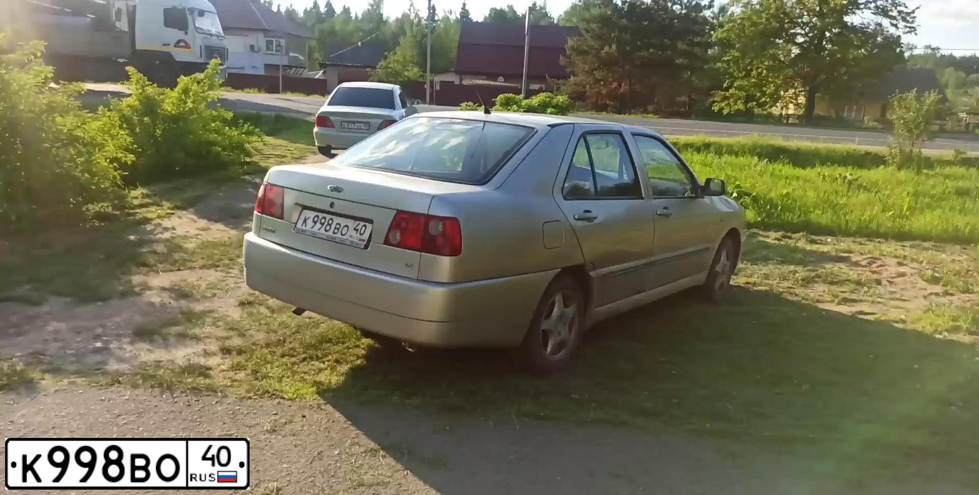 Фото автомобиля CHERY AMULET /FLAGCLOUD/, 2007 — госномер К998ВО40. Цвет: СЕРЫЙ