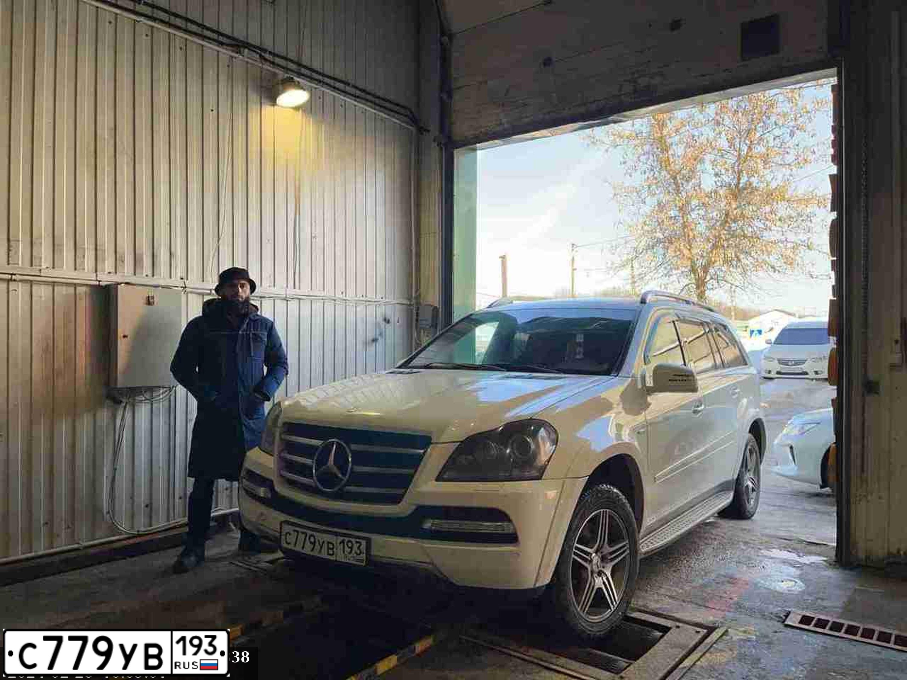 Фото автомобиля MERCEDES-BENZ GL350, 2012 — госномер А212СО172. Цвет: Белый