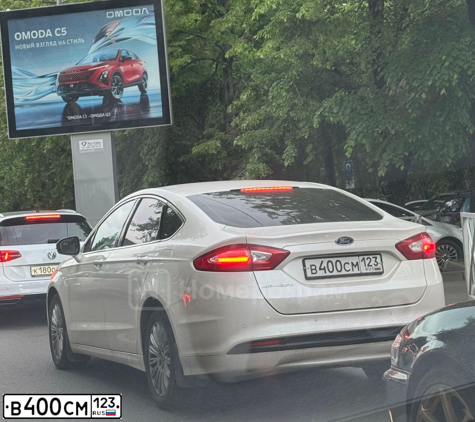 Фото автомобиля FORD MONDEO, 2016 — госномер В400СМ123. Цвет: БЕЛЫЙ