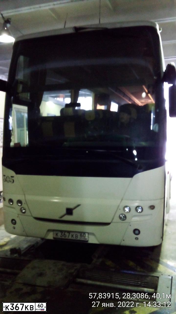Фото автомобиля VOLVO B12, 1987 — госномер К367КВ60. Цвет: БЕЛЫЙ