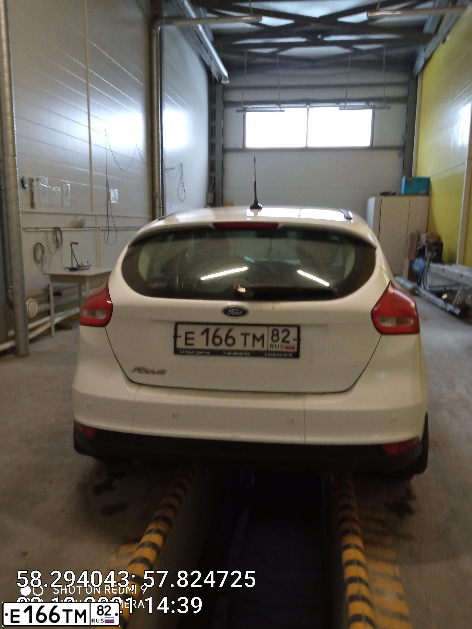 Фото автомобиля FORD FOCUS, 2016 — госномер Е166ТМ82. Цвет: БЕЛЫЙ