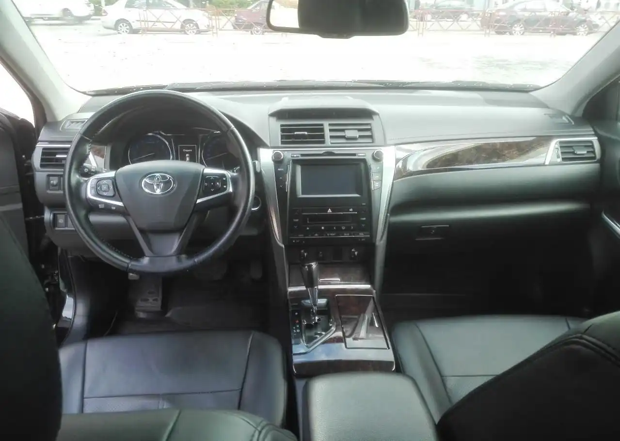 Фото автомобиля TOYOTA CAMRY, 2015 — госномер О766РМ44. Цвет: ЧЕРНЫЙ