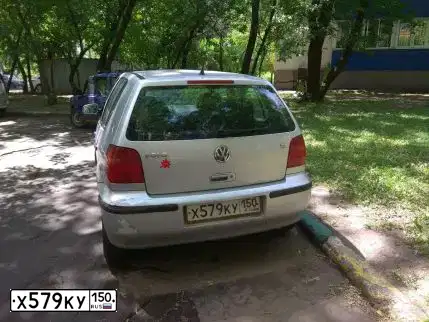 Фото автомобиля VOLKSWAGEN POLO, 2000 — госномер Е285ОМ126. Цвет: СЕРЫЙ
