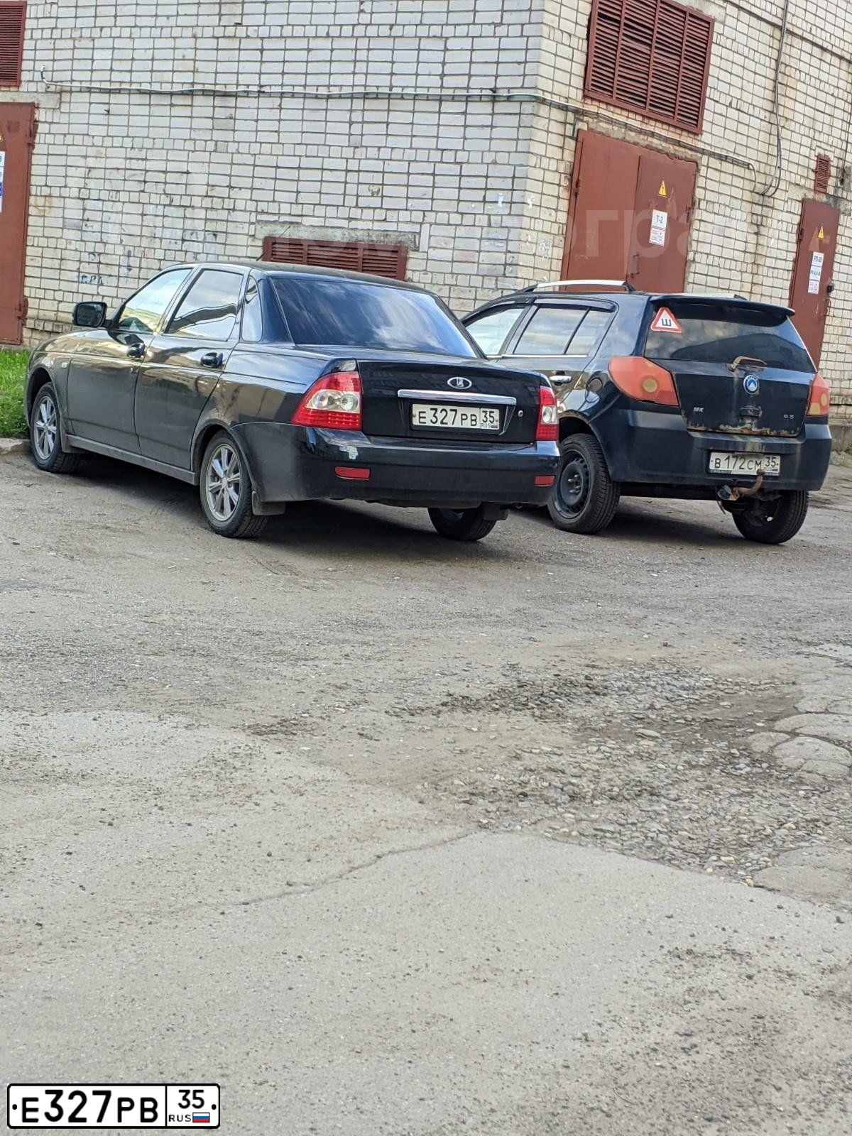 Фото автомобиля LADA PRIORA, 2010 — госномер М543КН35. Цвет: Сине-Черный