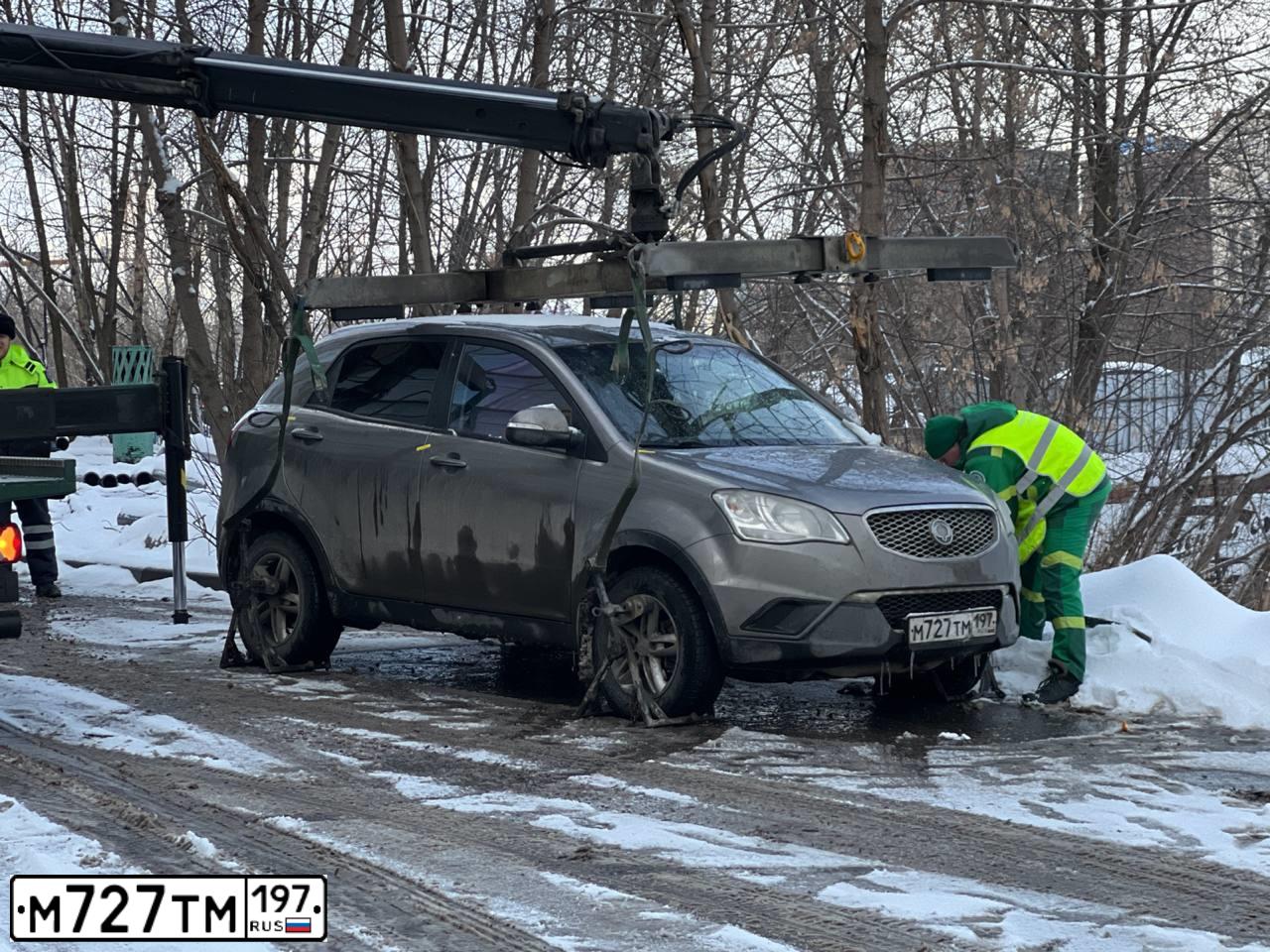 Фото автомобиля SSANGYONG ACTYON, 2012 — госномер М727ТМ197. Цвет: СЕРЫЙ ТЕМНЫЙ