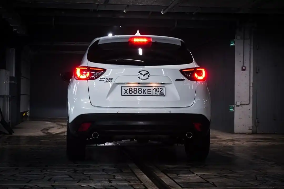 Фото автомобиля MAZDA CX-5, 2015 — госномер С888АВ102. Цвет: БЕЛЫЙ ПЕРЛАМУТР