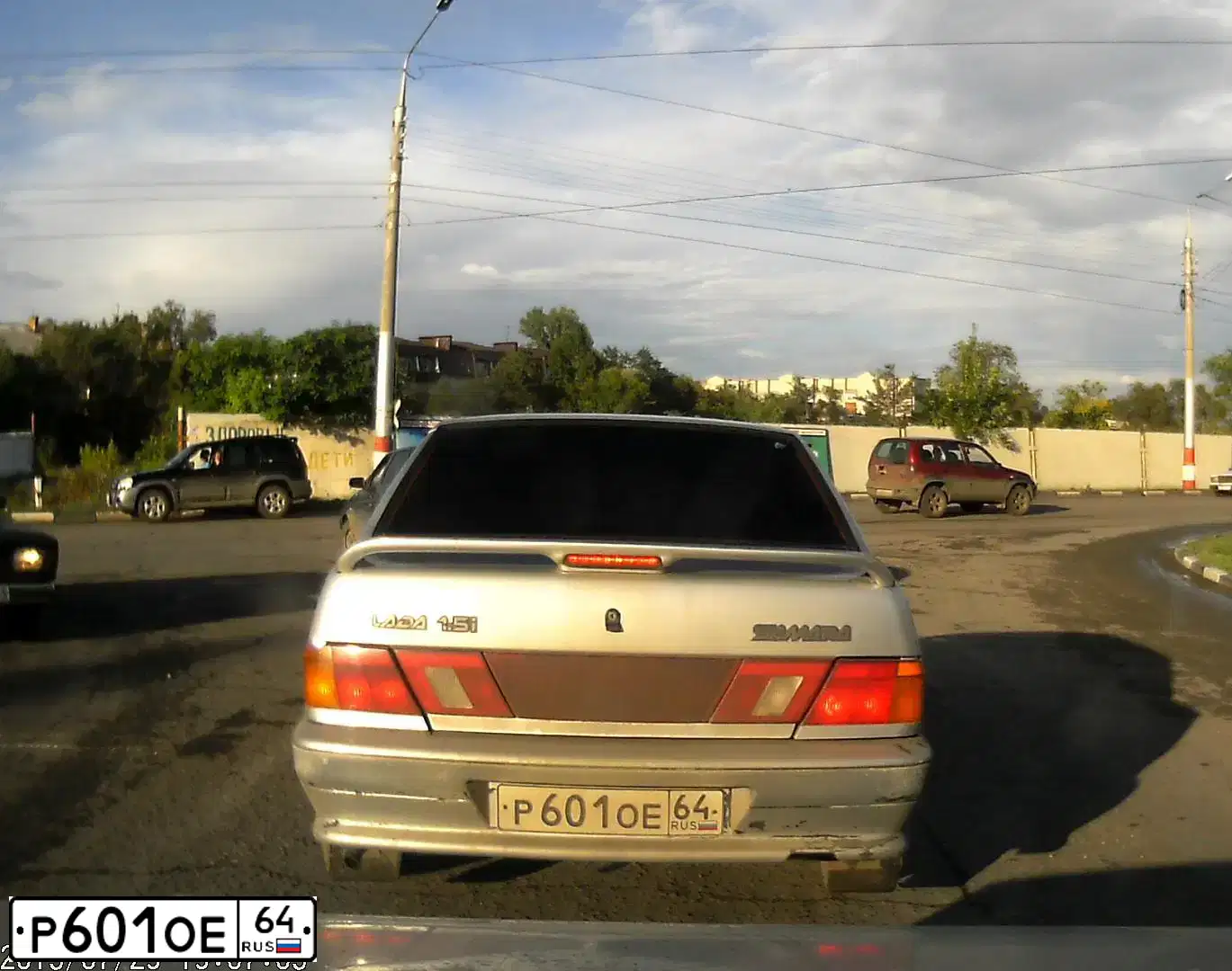 Фото автомобиля LADA 2115 SAMARA, 2003 — госномер Р601ОЕ64. Цвет: СЕРЕБРИСТЫЙ