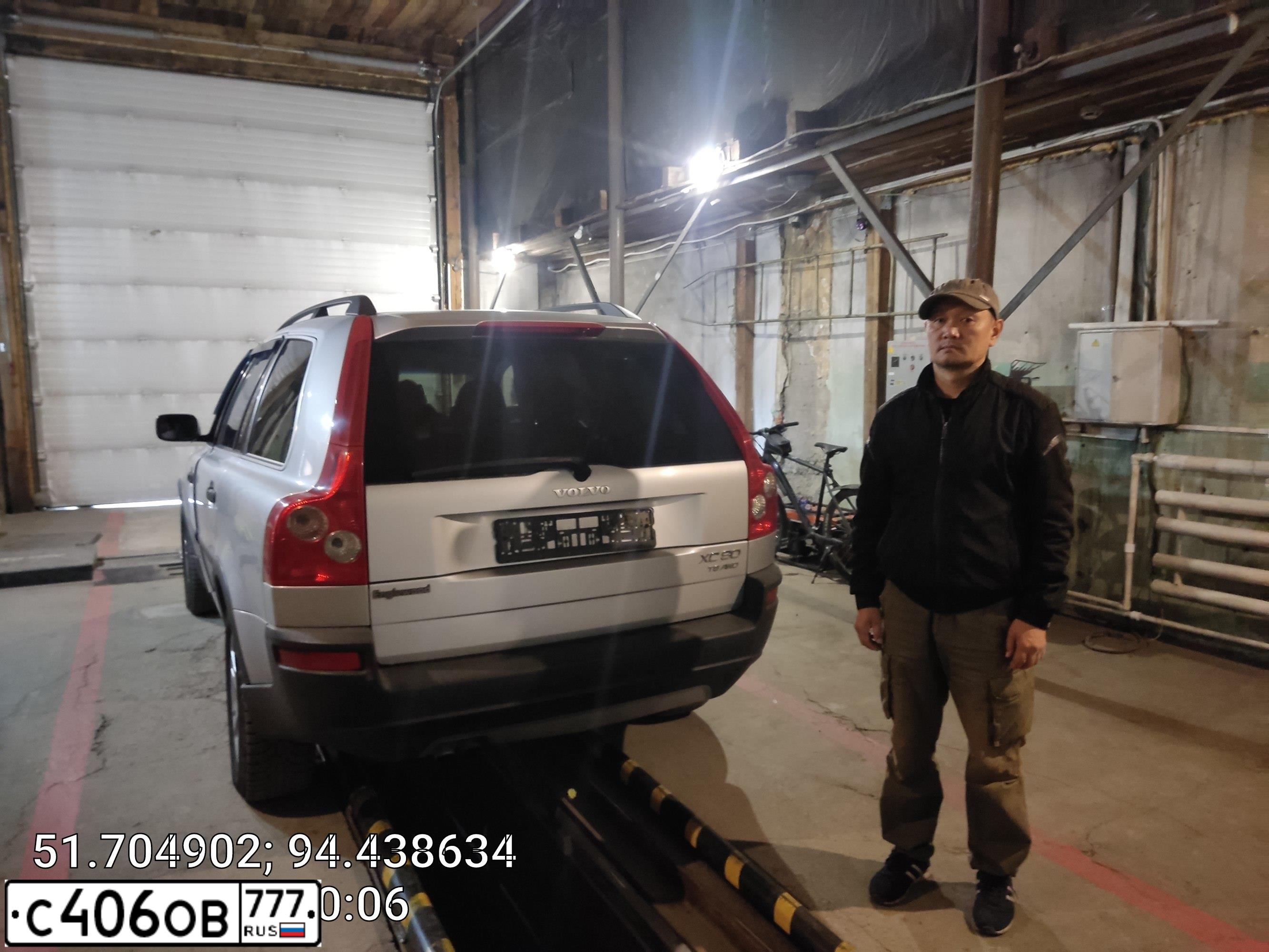 Фото автомобиля VOLVO XC90, 2004 — госномер В666ЕК07. Цвет: Серебристый