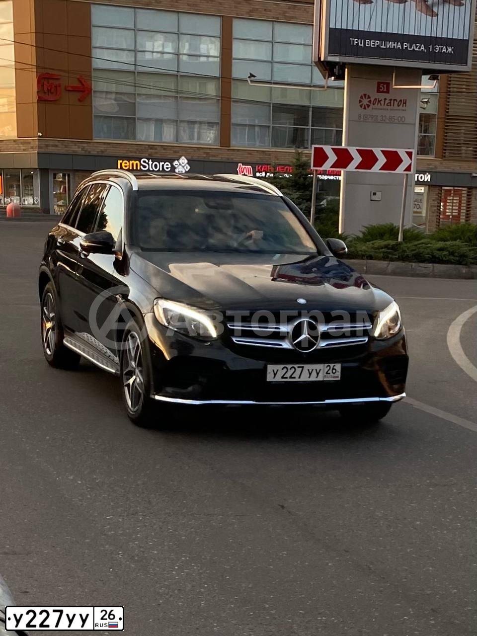 Фото автомобиля MERCEDES GLC-KLASSE, 2015 — госномер У227УУ26. Цвет: ЧЕРНЫЙ