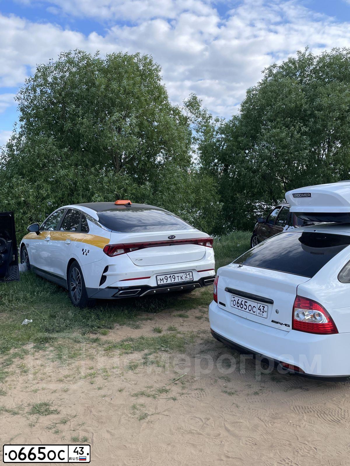 Фото автомобиля LADA 2172 PRIORA, 2013 — госномер О665ОС43. Цвет: Белый