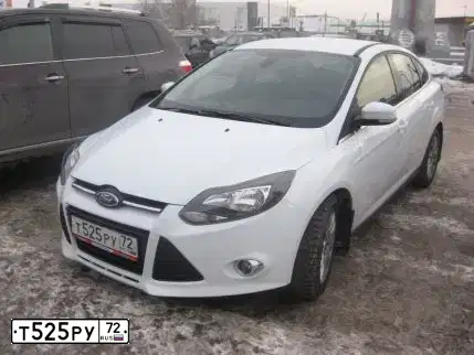 Фото автомобиля FORD D FOCUS, 2012 — госномер Т525РУ72. Цвет: Белый