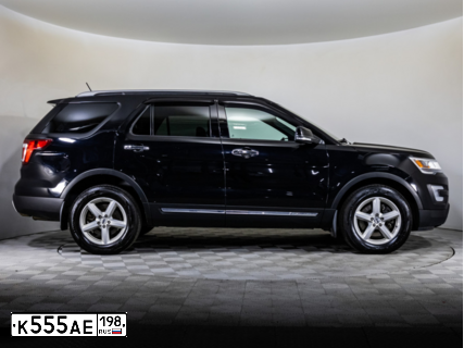 Фото автомобиля FORD EXPLORER, 2017 — госномер К555АЕ198. Цвет: ЧЕРНЫЙ