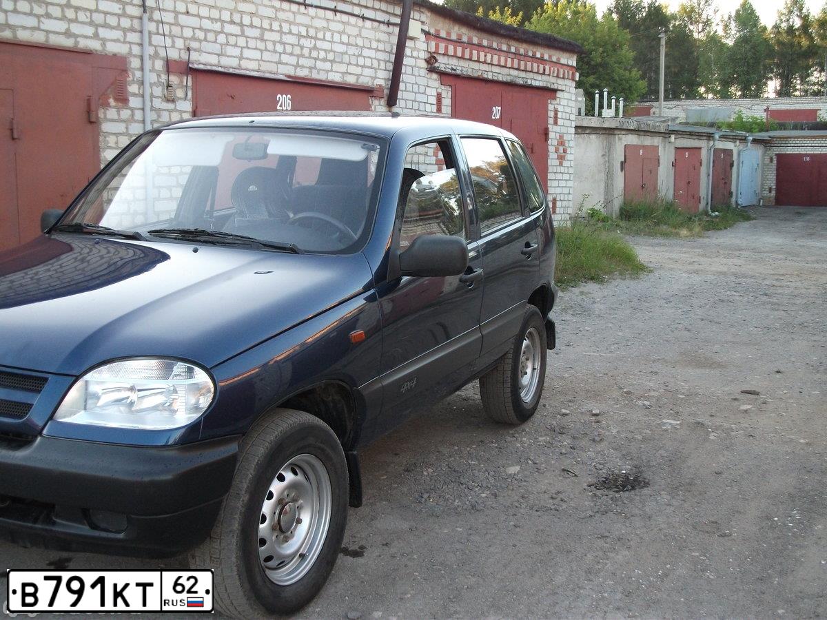 Фото автомобиля CHEVROLET T NIVA, 2007 — госномер В791КТ62. Цвет: ТЕМНО-СИНИЙ МЕТАЛЛИК