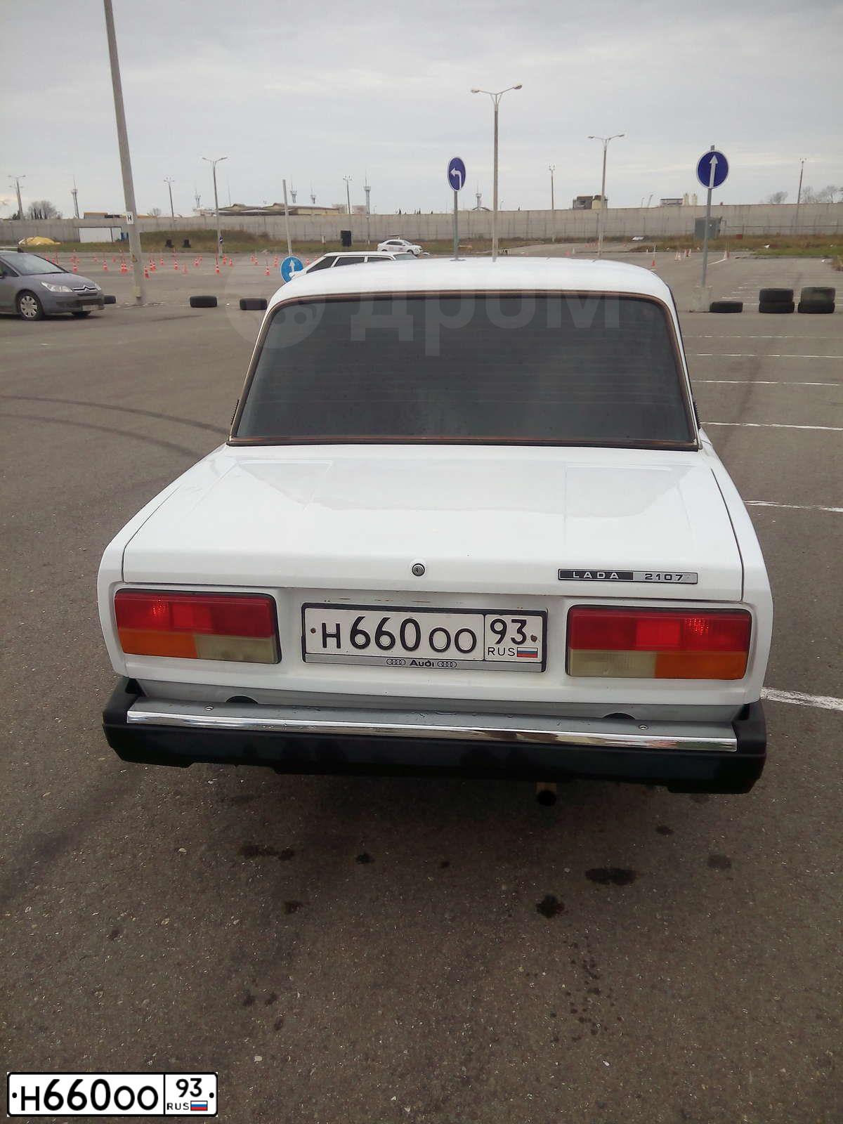 Фото автомобиля MERCEDES S-KLASSE, 2002 — госномер Т074РН26. Цвет: ЧЕРНЫЙ