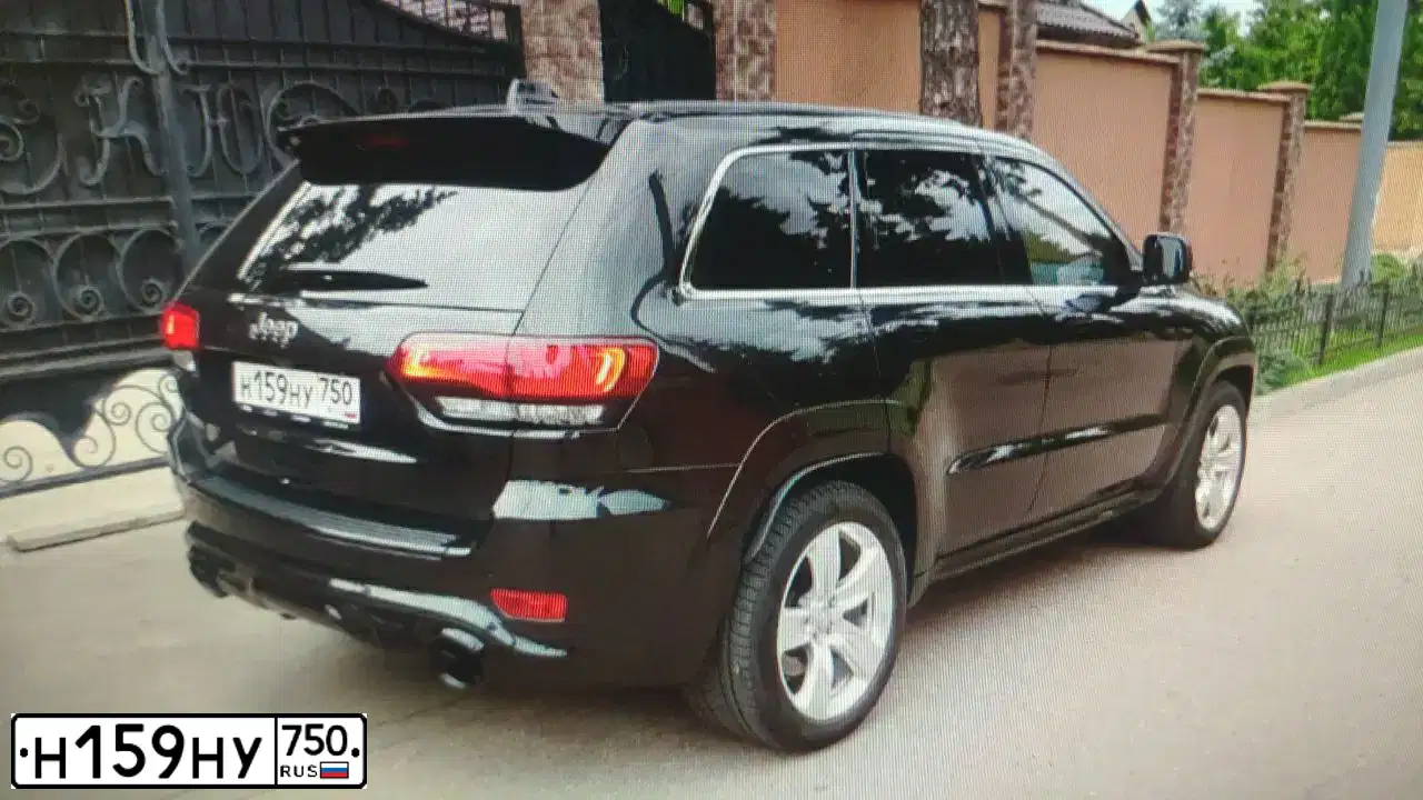 Фото автомобиля JEEP GRAND CHEROKEE, 2013 — госномер В465ВУ550