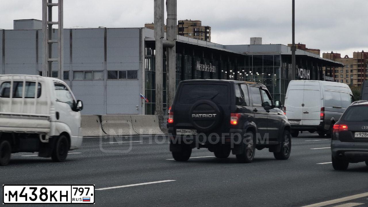 Фото автомобиля УАЗ UAZ PATRIOT 3163, 2021 — госномер М438КН797. Цвет: Коричневый